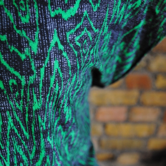 THE PODOLLS Dolman Sleeve Top - Picture 5 of 7